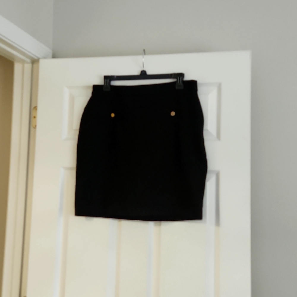 New with tag-Michael Kors large black side zip knit skirt with gold logo buttons